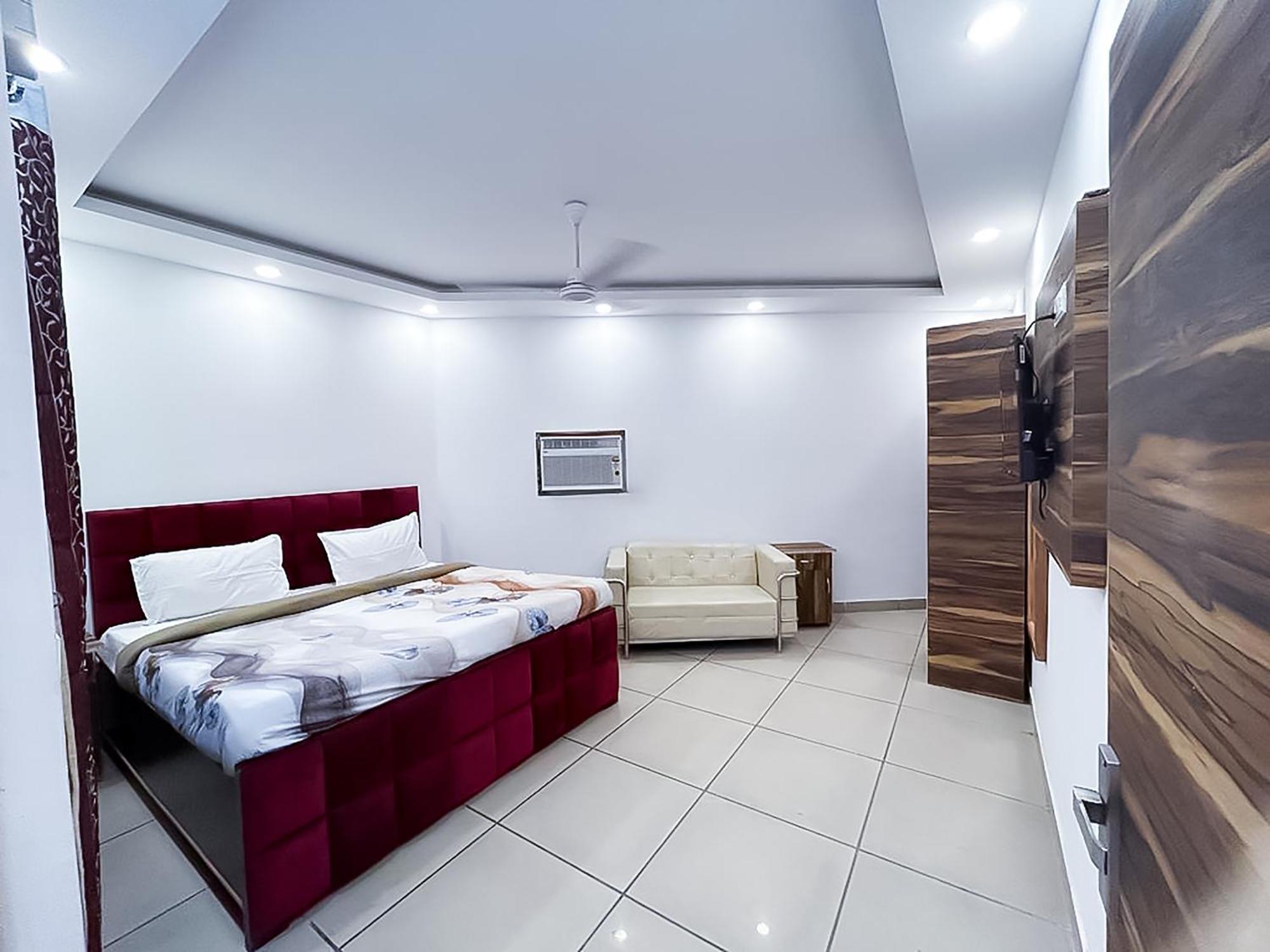 Hotel Js Garden - Near Jaypee Hospital Нойда Екстер'єр фото